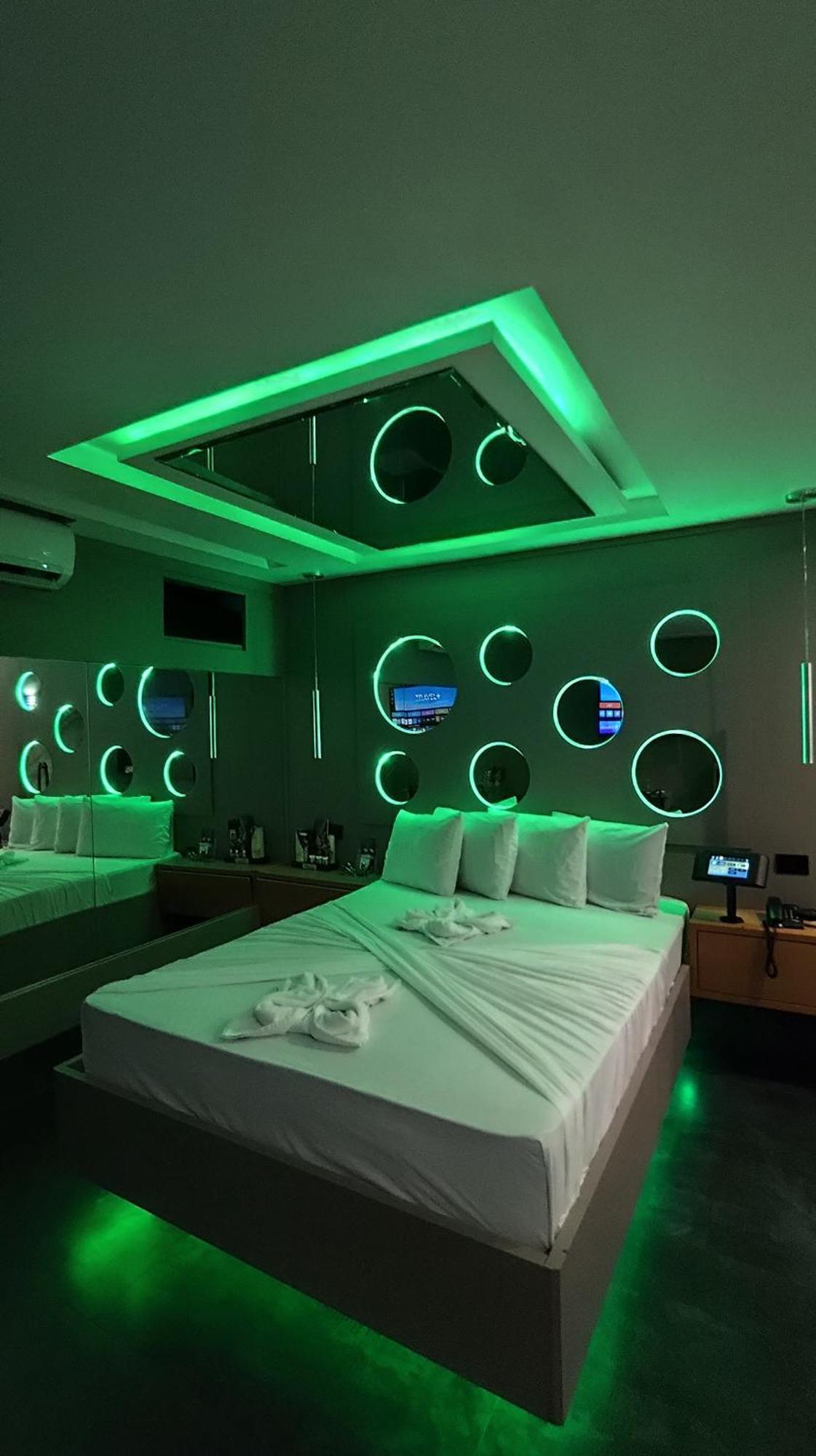 Motel La Folia ريبيراو بريتو الغرفة الصورة